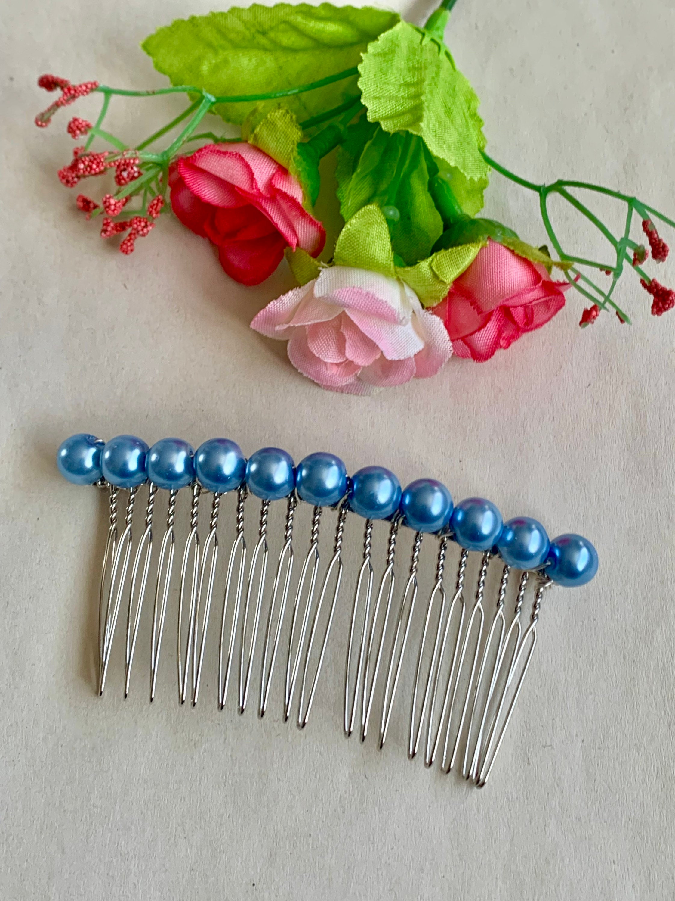 Simple Pearl Comb 