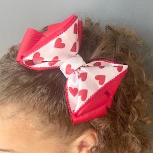 Barrette coeur rouge et blanc pour cheveux Barrette reine de coeur Noeud papillon Saint-Valentin chérie Épingle à noeud papillon pour fille style romantique