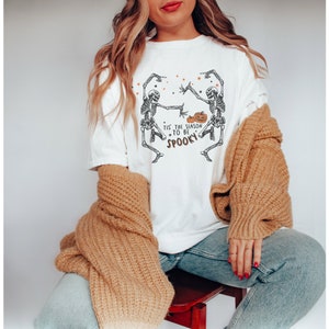 Tis the Season to Be Spooky T-shirt, Vintage Halloween Tshirt, Dancing Skeletons Shirt, Vintage Spooky Vibes, Spooky Season tshirt