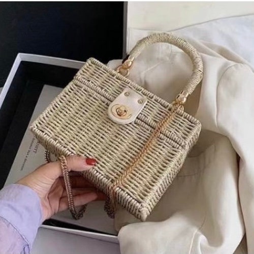 Trendy Luxurious Straw Basket Handbag, Top Handle Bag, Wrist Bag, Daytime or Evening Bag, Detachable Gold Metal Crossbody Chain, Turn Lock