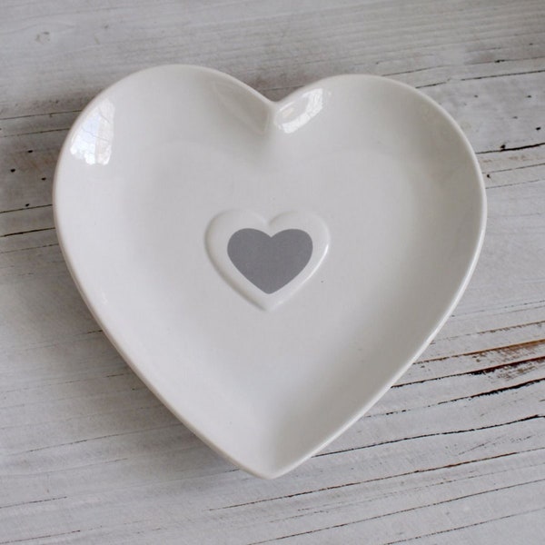 White heart shaped plate with grey heart | Home | Home Decor | Home Gifts | Gift | Home Present