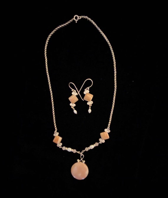 Art Nouveau delicate necklace and matching earring