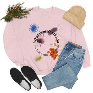 Microbiologia Regali divertenti di microbiologia Regalo per studenti di biologia Felpa girocollo in misto pesante unisex Camicia microbiologica di colore chiaro immagine 4