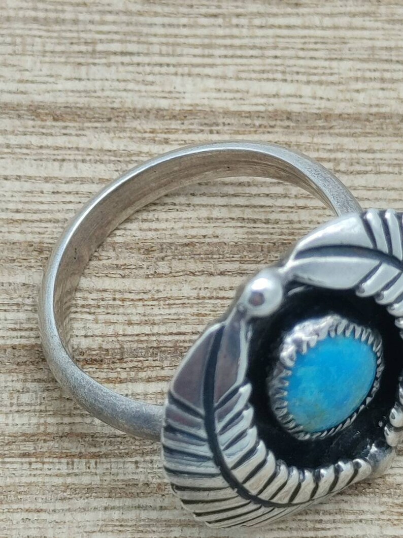 R79 Old vintage Native American turquoise and sterling silver hallmarked ring size 9 12