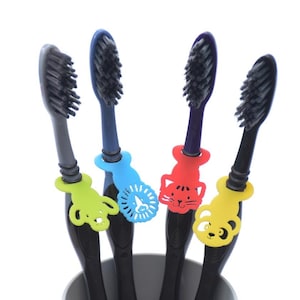 Silicone Toothbrush Identifiers - Pack of 6 Tags for Bathroom Organization - Easy Identification for Large Families