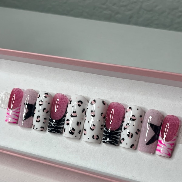 Y2K Cheetah & Zebra Print Pink/White Long Coffin Press On Nails | 2000’s Nails
