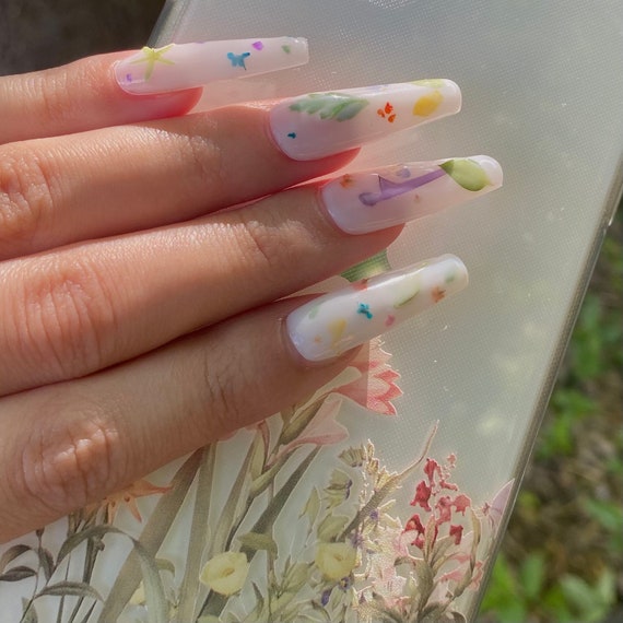 🌸🌼 Mixed with real dried flower 🥰🩷 Nailed by me @hai.idonails  📍Manhattan NY 📩DM for booking #nycnailartist #nycnailtech #flowernails… |  Instagram