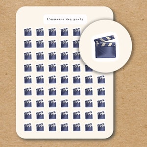 Puede incluir: Una hoja de pegatinas con 64 iconos de claqueta azul y blanco. La hoja está etiquetada como "L'armiore des profs".