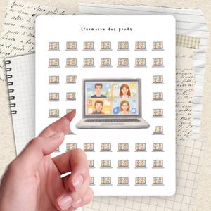 Peut inclure: Une planche d'autocollants avec une illustration à l'aquarelle d'un ordinateur portable affichant un appel vidéo. Le texte "L'armoire des profs" est en haut. De petites icônes d'ordinateurs portables entourent l'image principale.