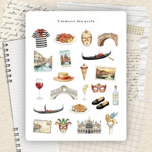 Peut inclure: Une planche d'autocollants intitulée L'armoire des profs présentant des illustrations à l'aquarelle de Venise, incluant une marinière, des fruits de mer, des masques, des ponts, une gondole, un chapeau de paille, une glace, du vin, un spritz, des chaussons, une bouteille, des pâtes et un lion ailé.