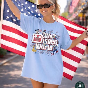 Comfort Colors Mickey and Friends 4th of July 2026 Shirt, Independence Day Gift, Disneyland Family Matching Tee, Walt DisneyWorld Shirt bild 3
