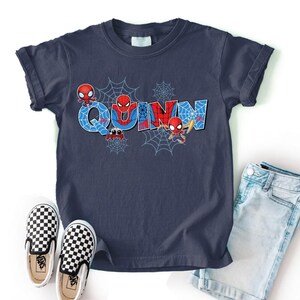 Camiseta personalizada con nombre de Spidey y sus increíbles amigos, camiseta personalizada con temática de Spiderman, camiseta para fiesta de cumpleaños infantil de Spidey imagen 3