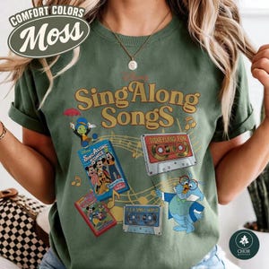 Retro Disneyland Sing-Along Songs Shirt, Retro 90s Disneyworld VHS Tape Tee, Funny Nostalgia Graphic Top, Classic Disneyland Music Fan Gift zdjęcie 5