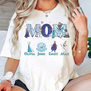Custom Dad Mom Frozen Mother Day T-shirt, Elsa and Anna Family Tee, Princess Mom Dad Gift, Castle Birthday Girl T-Shirt, Olaf Birthday Shirt zdjęcie 2