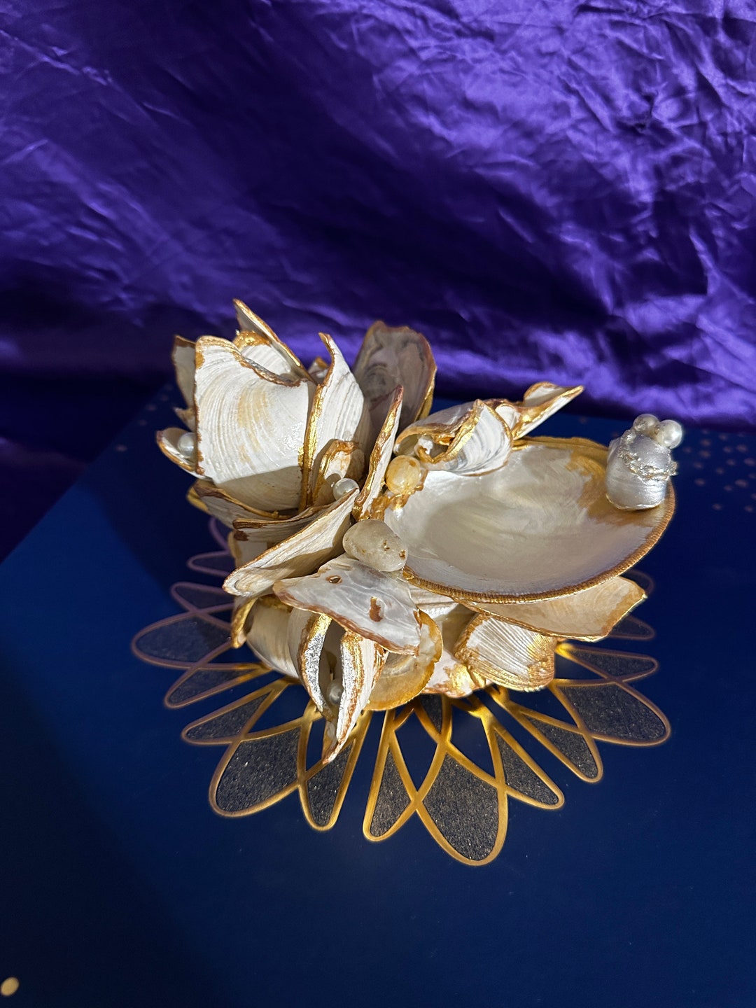 Shell Ring Holder. This Unique Gold Shell the Perfect Ring or Other ...
