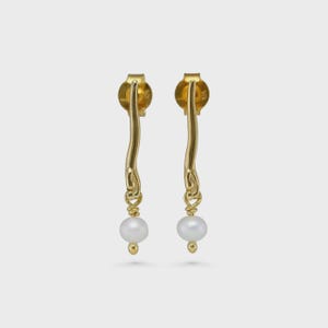 Pearl Gold Dangle Earrings