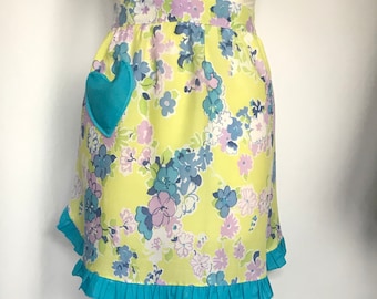 Fartuch vintage dla gospodyni: mieszanka poliestru w stylu lat 50. z koronkową lamówką