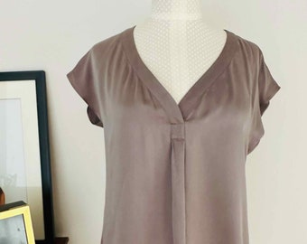 Deadstock Silk Satin Blouse: Beige V-Neck Top, Size AU 10 / US 6