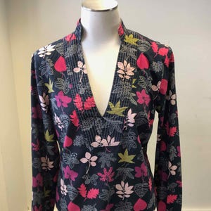 Cotton Baby Doll Blouse by Marcs Black & Red floral Pattern Blouse Cotton Open Neck side zip fastening 10AU 6US 36 B