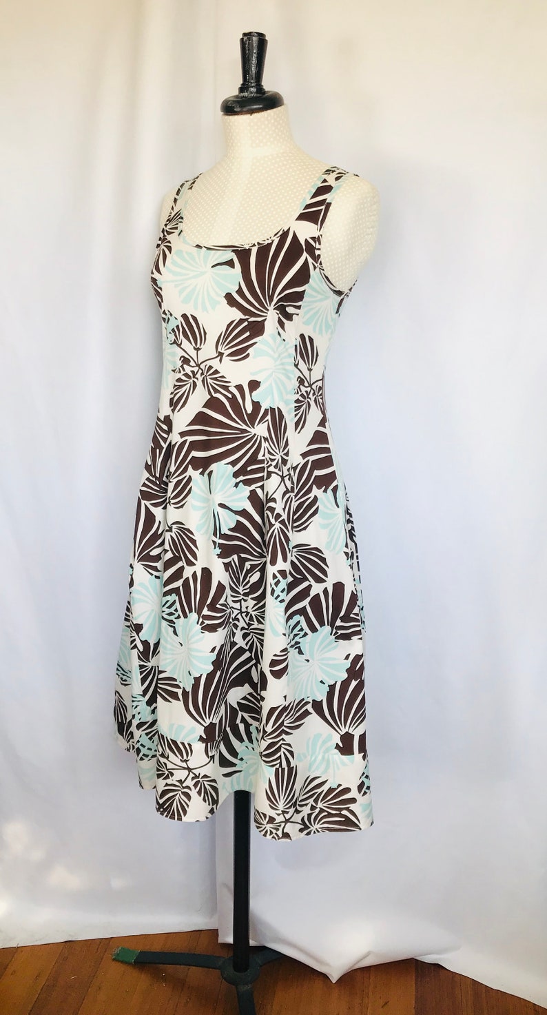Sleeveless Cotton Print Dress Size 10 easy fit flared skirt