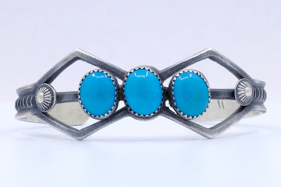 Spell-binding Native American Navajo Rare Turquoise Sterling Silver Bracelet Signed Spell-binding Native American Navajo Rare Turquoise Sterling Silver Bracelet Signed