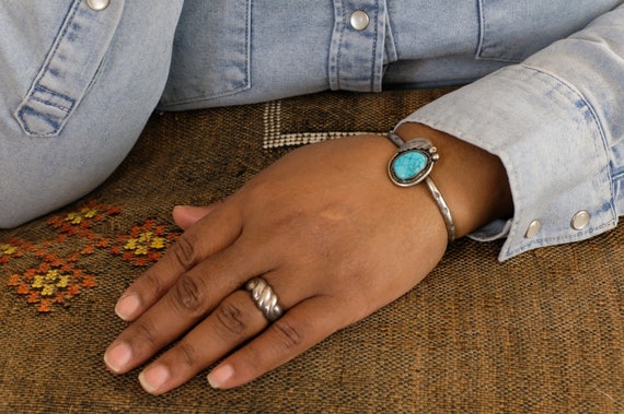 Sterling Silver Turquoise Vintage Navajo Cuff Bra… - image 9