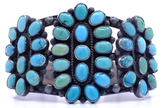 Native American Amazing Zuni Lime Green Gaspeite Stone Sterling Silver Bracelet Cuff Native American Amazing Zuni Lime Green Gaspeite Stone Sterling Silver Bracelet Cuff