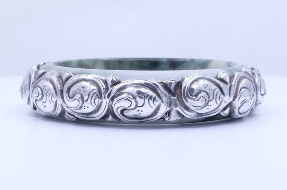 Sterling Silver Jadeite Jade Repoussé Bangle