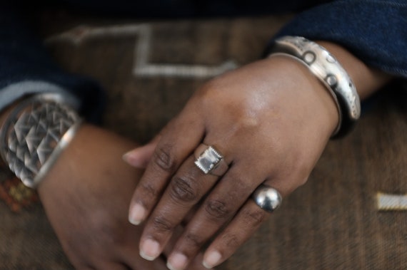 Sterling Silver and Ebony Etched African Tuareg R… - image 9