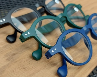 3 Pack reading glasses, matte black, blue and green. +1.00 +1.50 +2.00 +2.50 +3.00 +3.50. Ronde glazen met flexveren. 1 model, 3 kleuren