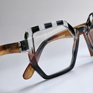 Neu! Luxuriöse, große Lesebrille in Rot und Schwarz der französischen Marke K-Eyes. Ein modisches Statement: +1,00 +1,50 +2,00 +2,50 +3,00.
