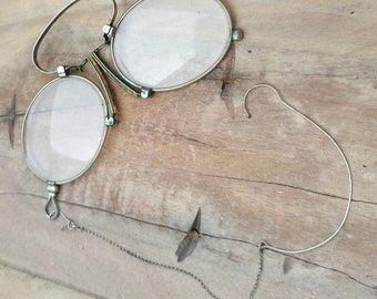 Antique pince-nez glasses with chain -4.50 anteojos quevedos antiguos, antique Zwicker Brille, vintage and antique gold eyeglasses, glasses