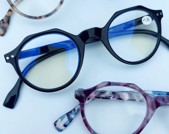 New collection 2020! Reading glasses, matte black, green or blue frame. +1.50 +2.00 +2.50 +3.00 +3.50