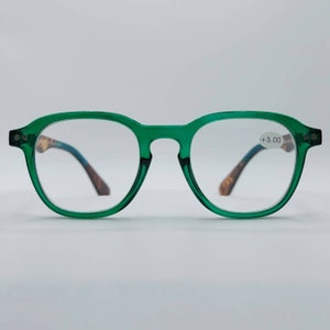 Nytt! Gröna rektangulära läsglasögon från det franska märket K-Eyes. Gröna bågar, bruna sköldpaddsskalmar. Glasögon av högsta kvalitet. +1 +1.5 +2 +2.5 +3