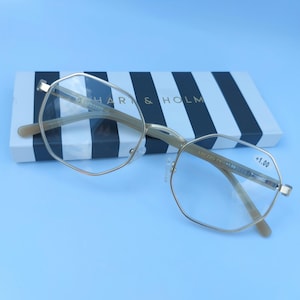 New! Luxury reading glasses from the Danish brand Hart & Holm. Arezzo Gold Reading Glasses, Luxury readers glasses, gafas de lectura, Lesebrille