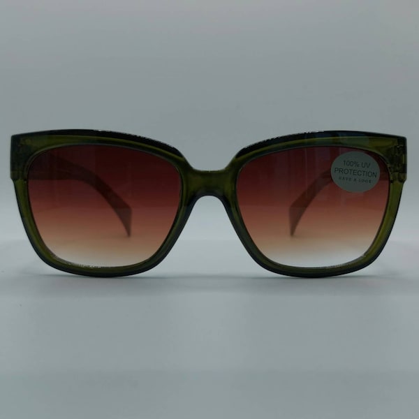 New! Green sunglasses from the Danish brand Have A Look, green sunglasses, gafas de sol, lunettes de soleil, fashionable, moda, style