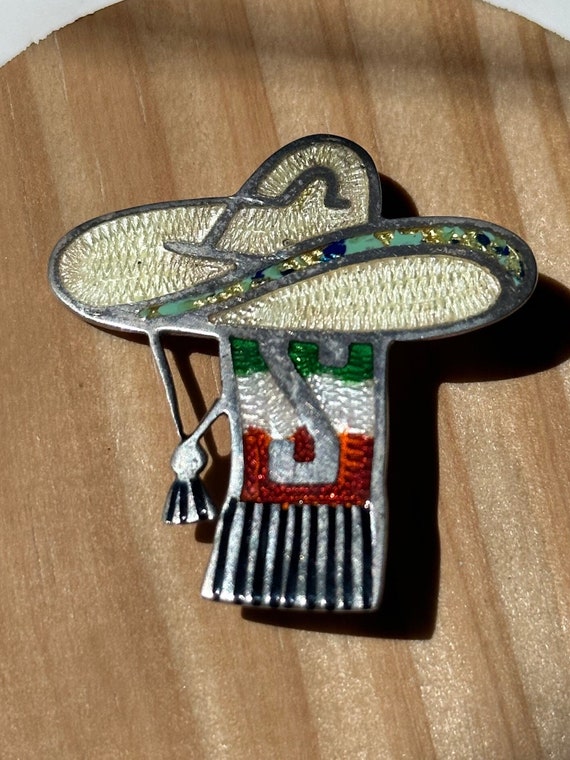 Jeronimo Fuentes Taxco Mexican brooch with sarape 