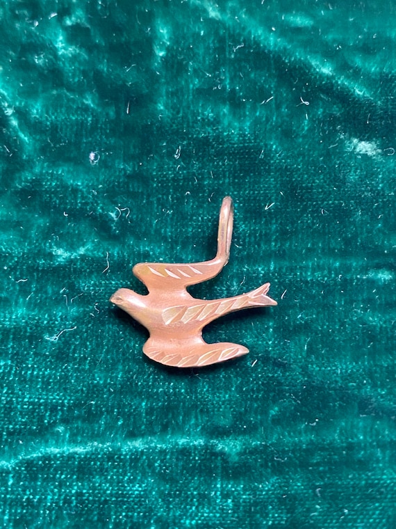 Vintage 1970’s peace dove charm