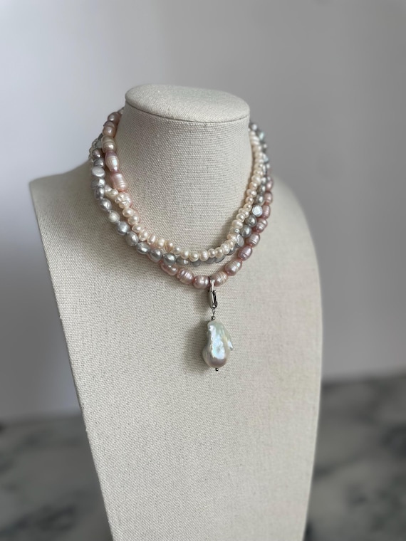 Alt pearl choker, trendy pearl choker and chain, fashion pearl choker, trendy modern pearl necklace, modern pearl choker, chunky choker