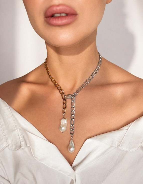 Trendy gold necklace ,fashion baroque Necklace, trendy Pearl jewelry ,stylish pearl jewellery, gold baroque pearl, gold and silver jewelry