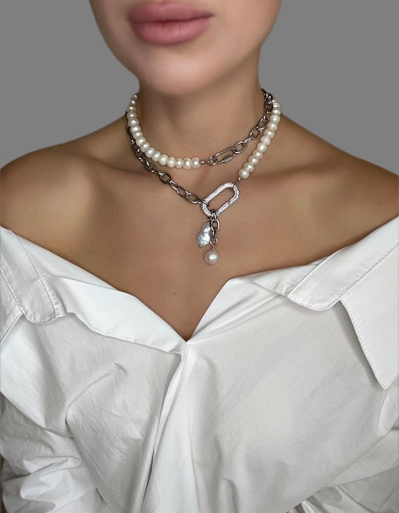 Versatile pearl necklace, stylish pearl necklace, statement pearl necklace, Tiffany pearl necklace, trendy pearl jewellery, elegant jewelry