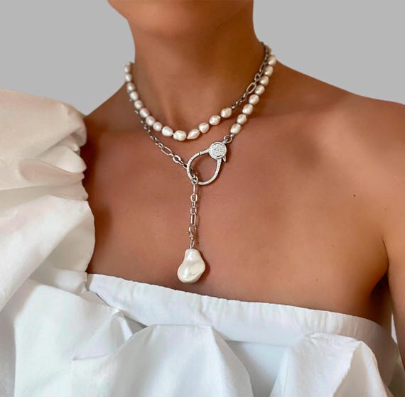 Chain pearl necklace, Beaded Pearl Necklace and chain, Pearl Choker, trendy modern pearl necklace, trendy pearl choker, bead layer necklace