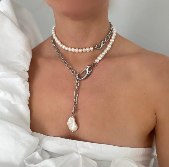 Trendy pearl necklace, stylish Pearl jewellery , Baroque Pearl pendant, fashion 2024 Necklace, trendy jewelry, pearl chain, trendy necklace