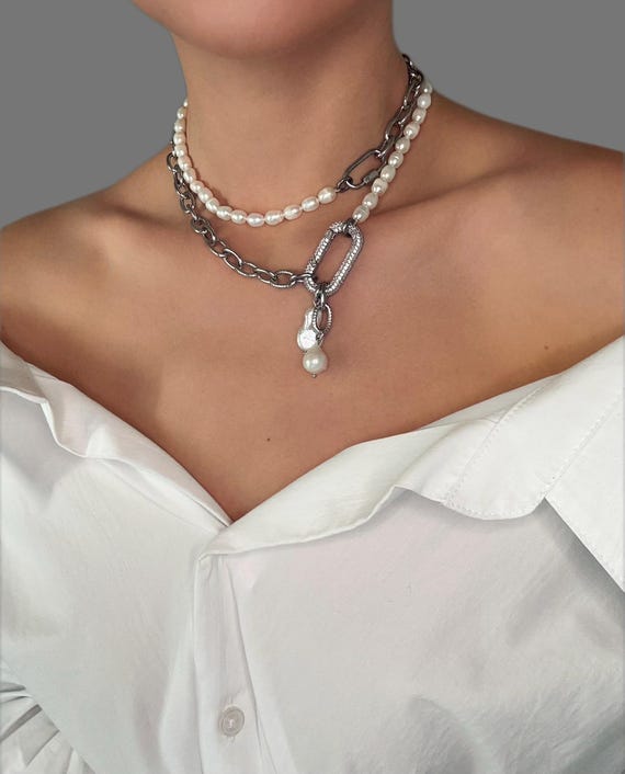 Alt pearl necklace ,trendy pearl necklace , alt Pearl jewelry , alt statement pearl necklace, Tiffany pearl necklace, fashion pearl jewelry