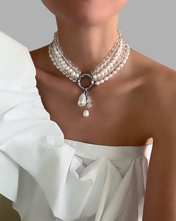 Pearl large necklace, chunky pearl necklace ,statement bold pearl choker, high fashion pearl necklace ,versatile pearl jewelry