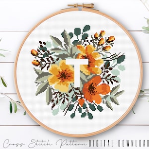 Letra floral T, padrão de alfabeto em ponto cruz, monograma com flor, amostrador de ponto cruz contado, bordado inicial, download digital PDF