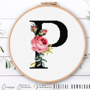 Letra floral P, padrão de alfabeto em ponto cruz, monograma com flor, amostrador de ponto cruz contado, bordado inicial, download digital PDF