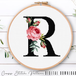 Letra floral R, padrão de alfabeto em ponto cruz, monograma com flor, amostrador de ponto cruz contado, bordado inicial, download digital PDF