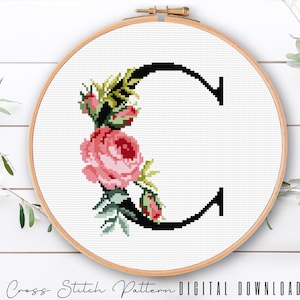 Letra floral C, Patrón de alfabeto de punto de cruz, Monograma con flor, Muestra de punto de cruz contada, Bordado inicial, Descarga digital PDF