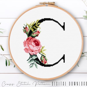 Lettre florale C, motif Alphabet au point de croix, monogramme avec fleur, échantillonneur de point de croix compté, broderie initiale, PDF en téléchargement numérique